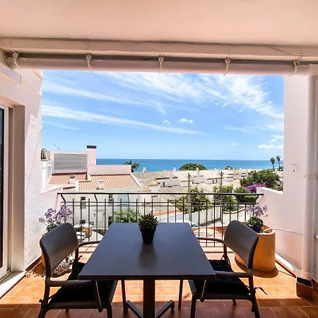 Balcony w Seaview - 1 Bed Apart