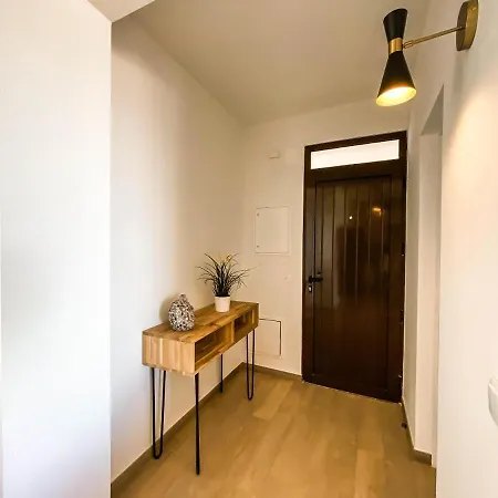 Balcony w Seaview - 1 Bed Apart